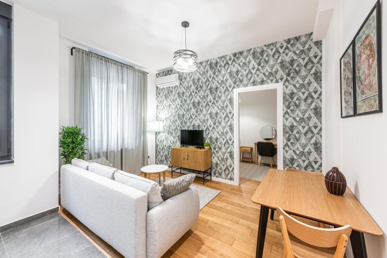 Vertigo One Bedroom Apartment - Free Private Parking-Fast Wi-Fi Novi Sad Exterior foto